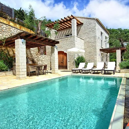 Vila Yaisemi By Posarellivillas Kavalleraina