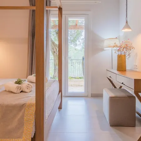 Yaisemi By Posarellivillas *